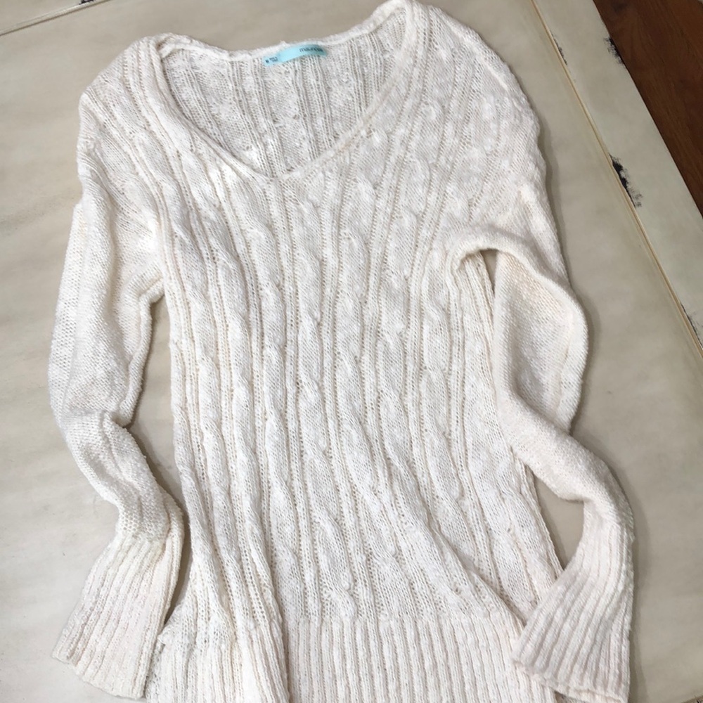 Long slim fit v-neck sweater